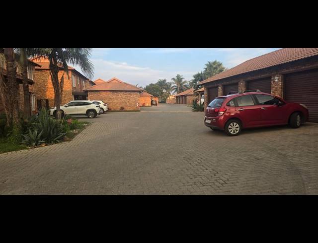 2 BEDROOM TOWNHOUSE FOR SALE IN ANNLIN